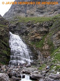 Cascada Cola de Caballo, en el parque nacional de Ordesa. Pirineos de Huesca