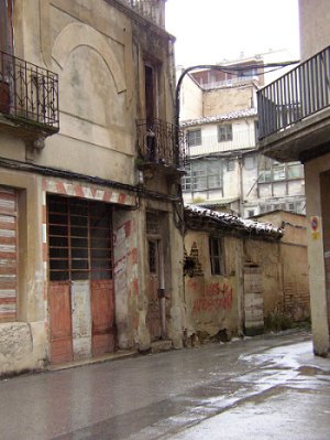Lateral del edificio Inmaculada 27, en la calle Prncipe de Viana, en febrero de 2003