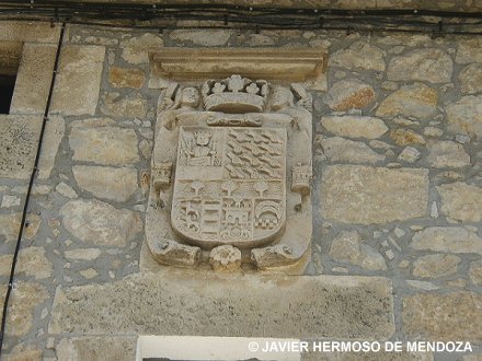 Aranarache, escudo con las armas de Guipzcoa